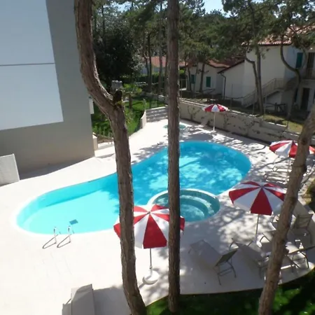 Cozy In A Fenced Complex With Pool Apartmán Bibione